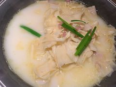 -蜜桃餐厅·伴山(湖滨商业街店)