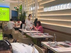 -洪氏嗨捞·广东猪肚鸡·椰子鸡火锅(西咸万象城店)