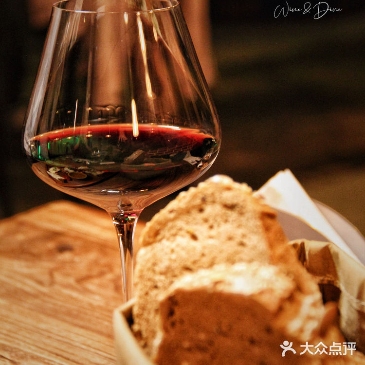 🍴魔都探店|多碰杯🥂常见面 愿我们热烈且自由💝