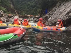 -安吉龙王山峡谷漂流