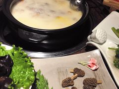 -大匠工房古船木艺术餐厅·猪肚鸡专门店(长白仙岛店)