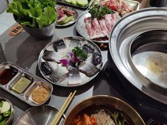 -围炉肉舍•炭烤活鳗•丹东海鲜烤肉(步行街店)