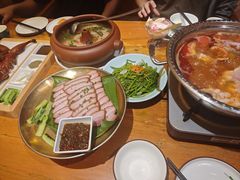 -老滇山寨•云南特色菜•地方菜•民族风情歌舞表演(金碧店)