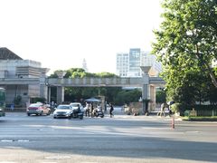 校门-杭州市陈经纶体育学校