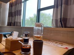 靠窗位-小六汤包砂煲菜(文景路店)