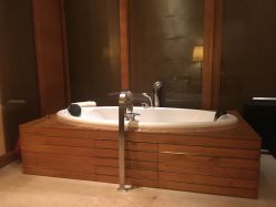 -青岛香格里拉·氣水疗中心