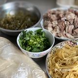 首先早起菜市场买一块肥瘦相间的羊排