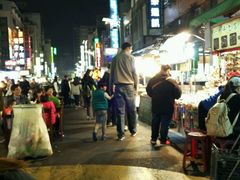 -六合夜市