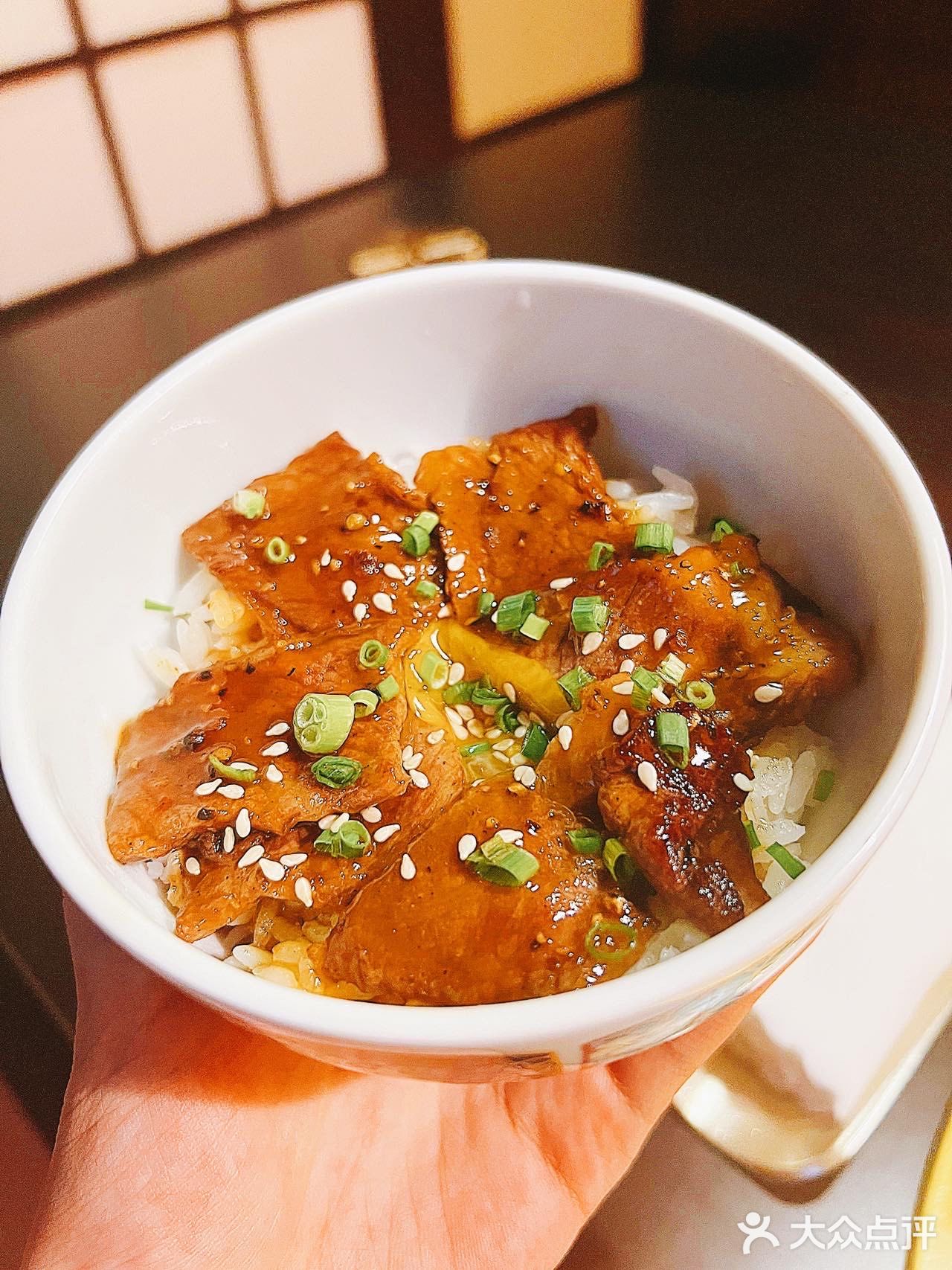 西湖周边大隐于市的小独栋日料，仿佛置身日本