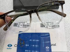-爱视眸Eyeblling眼镜·依视路·蔡司镜片折扣店(百联南方商城购物中心)