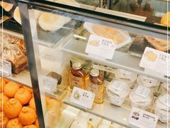面包甜点陈列柜-喜茶(东莞汇一城店)