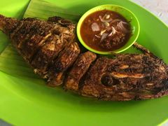 -明记烧鱼美味店