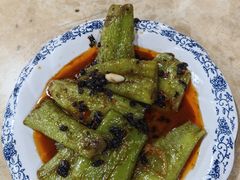 -黄记四更烤乳猪店