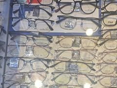 -黄益静眼镜行