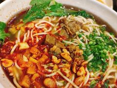 -爆炸头阿姨小四川正宗川味小吃(无任何分店)
