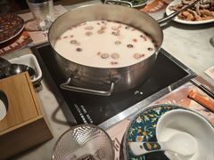 -尚尚仙·酸汤猪手·猪肚鸡火锅(华联万柳购物中心店)