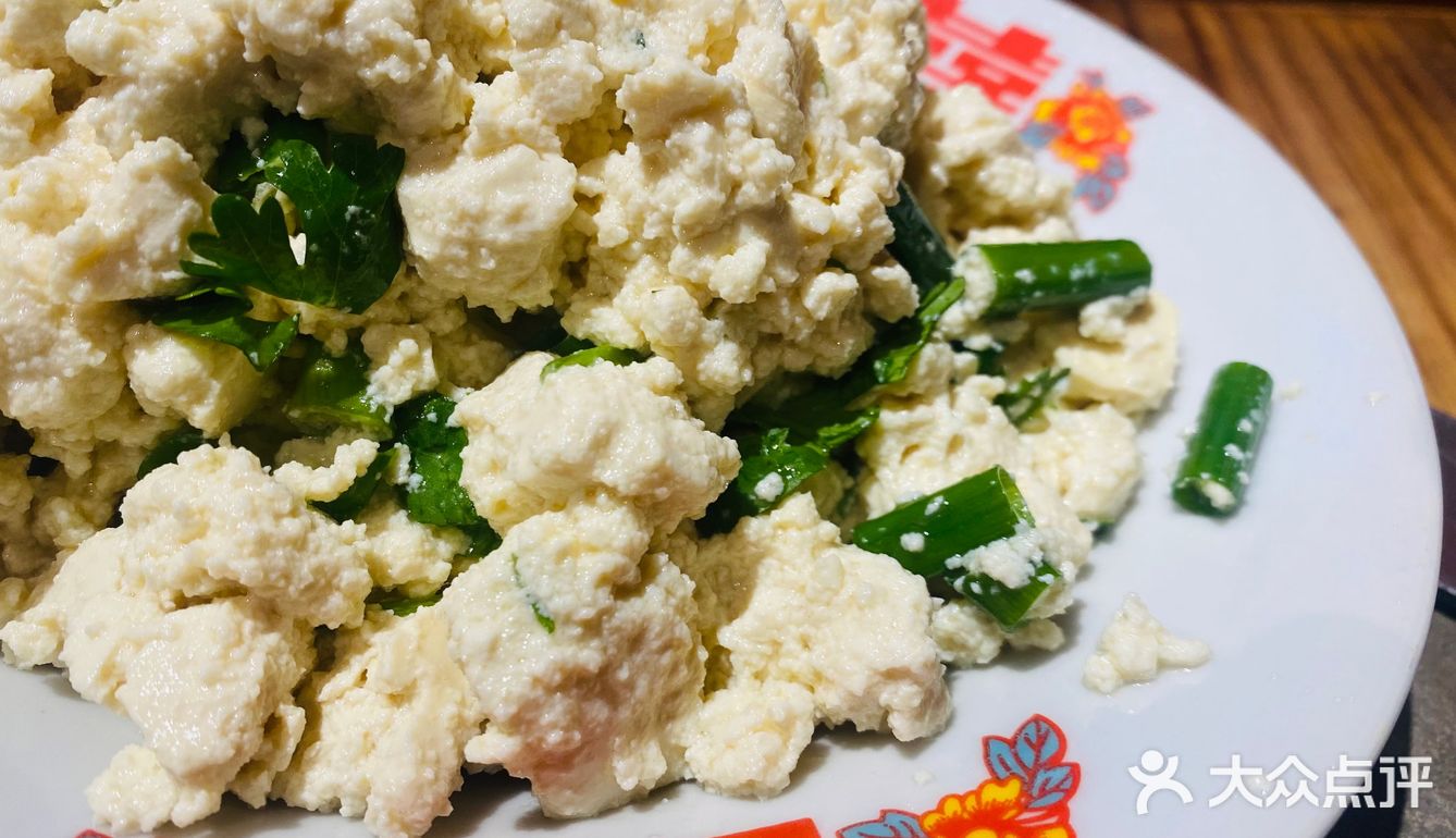 贴玉米面饼子太有感觉了