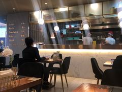 -POKEE VIA&Brunch·维娅(重庆来福士店)