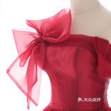 闪耀婚礼的红色礼服[爱心]热烈而灿烂