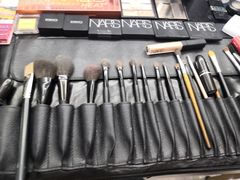 -ME觅妆·定制美妆·彩妆私教(菱角湖店)