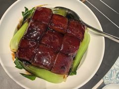 -鞍山大白鲨美食酒店