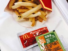 -麦当劳(展览路店)