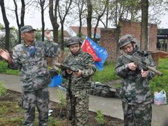 -崇明岛拓展训练真人CS镭战基地