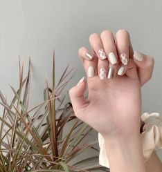 -孔雀手美甲美睫护理