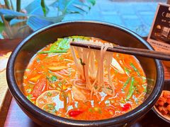 -银米·云南传统过桥米线(双廊黑金冠店)
