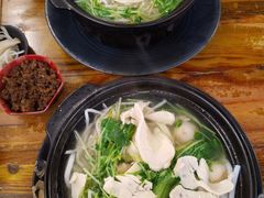 -丽虹云南过桥米线(兴工街店)