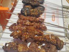 -小董哥烤串·爆汁大油边(故宫店)