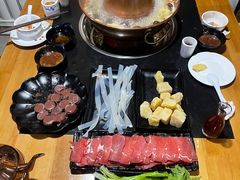 -果松木炭酸菜铜火锅·外婆参鸡汤