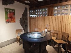 -挂旗柴锅鸡(蚌山区嘉年华店)