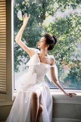 点击看大图 -Renee芮亦婚纱