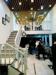 -SIX Hair Consultant