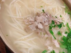 -亮亮面馆(经六路店)