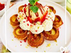 草莓芝士奶油冰淇淋华夫-娜娜家•Nana's restaurant(国金汇店)