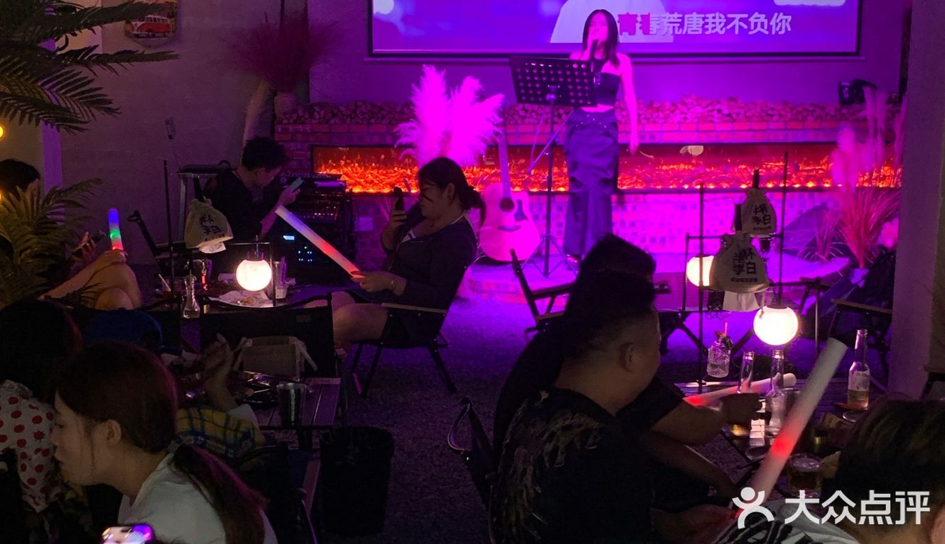 杭州打工人下班避风港，半杯李白小酒馆