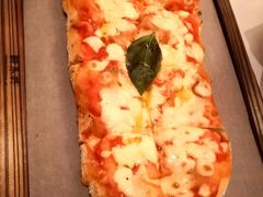 -卡佩罗意大利餐厅及酒吧Al Cappello Trattoria