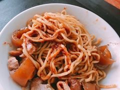 -松树干拌面店