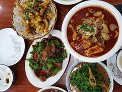 -胡子饮食店