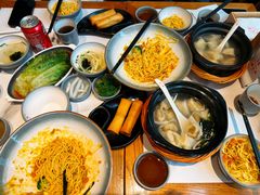 蟹粉小馄饨-馋三尺蟹粉小笼(人民广场店)