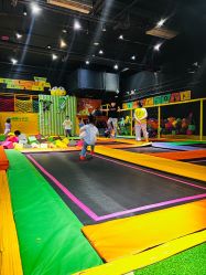 -蹦蹦跳跳(新奥购物中心店)