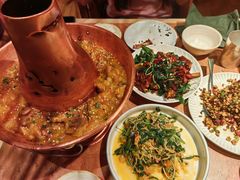 土司铜锅油焖鸡-浩海火燒雲傣家菜(芮欧百货店)