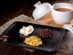 雪莲百合炖红糖-画臻楼.家宴.融合菜(锦业路店)