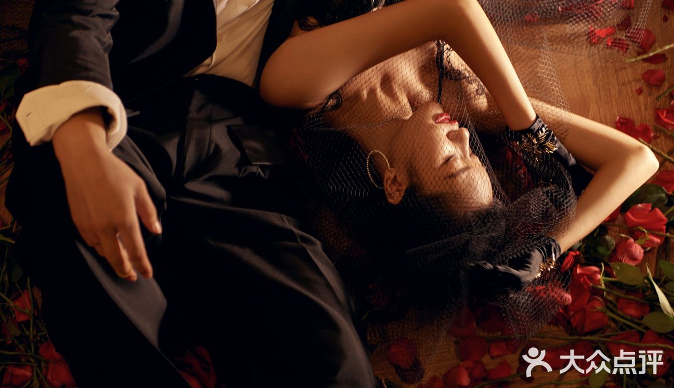浪漫唯美婚纱照#代表永恒的玫瑰🌹