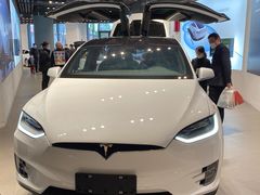 -TESLA 特斯拉(上海太古汇体验店)