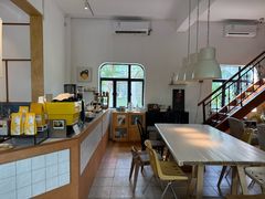 -彳亍咖啡·这里(水湾路店)