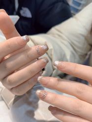 -UGIRL有个美甲