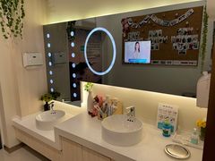 -维乐口腔(美维云门诊陆家嘴店)
